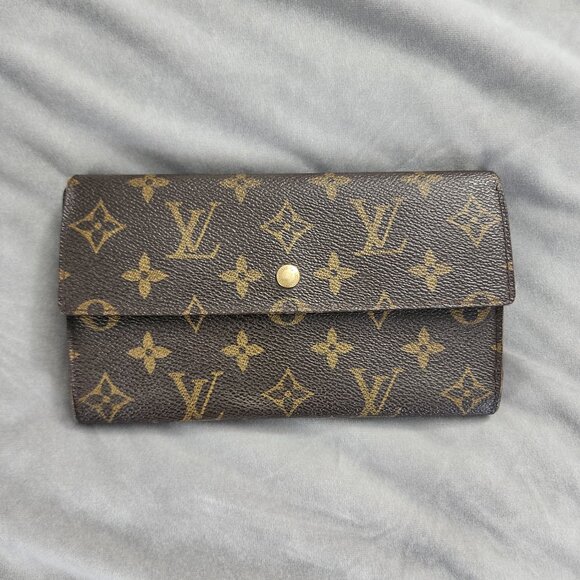 Louis Vuitton Wallet - Picture 1 of 3